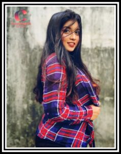 Zoey Holloway Wiki/Bio, Age, Photos, Ethnicity