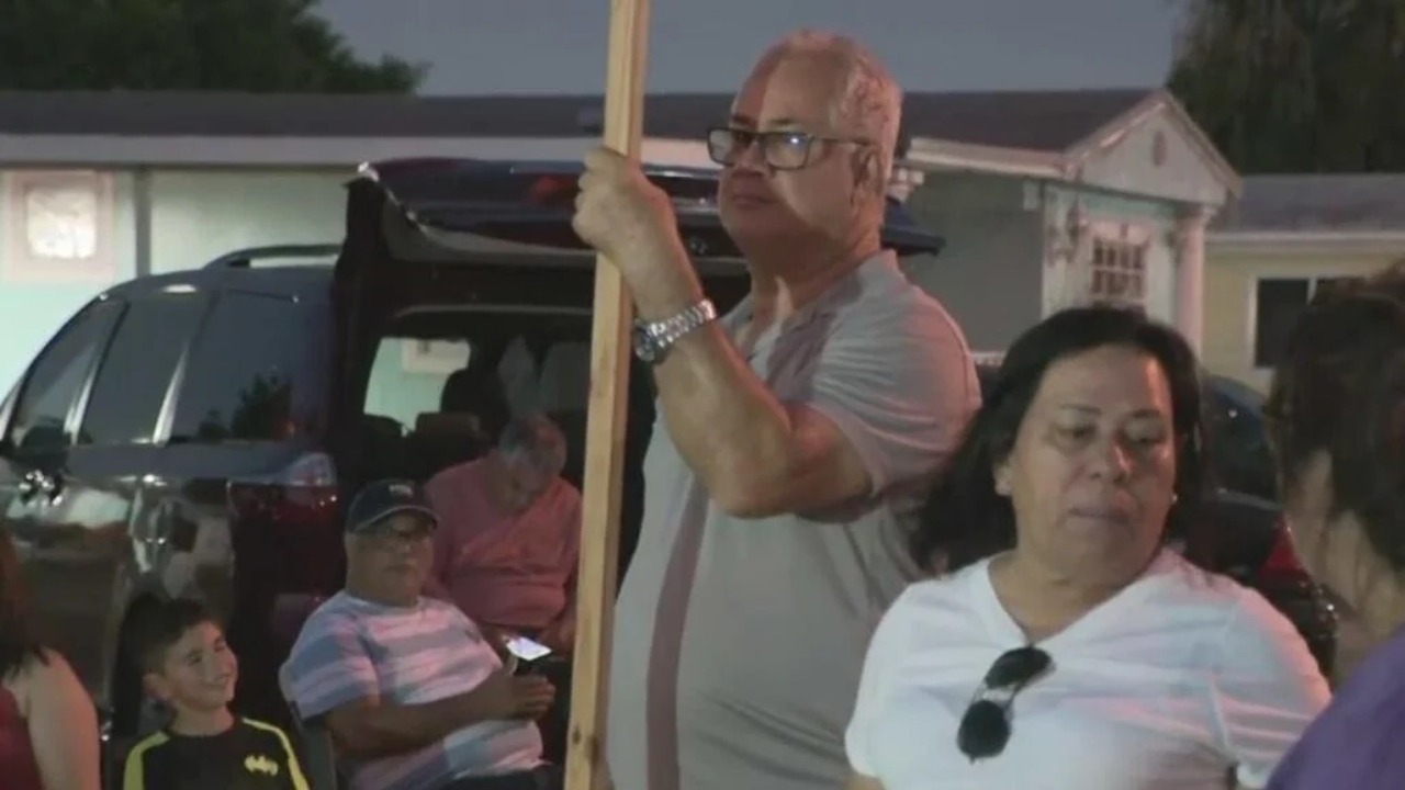 Residents remaining at Li’l Abner Mobile Home Park suffer sudden power outage