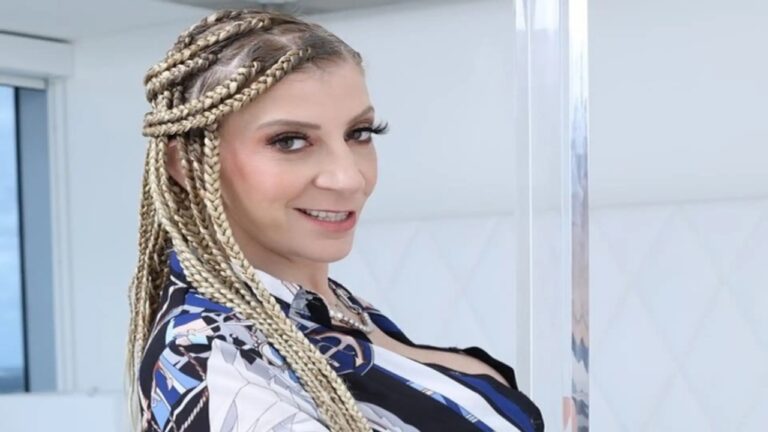 Sara Jay Wiki, Age, Height, Bio, Boyfriend, Family, Latest Photos