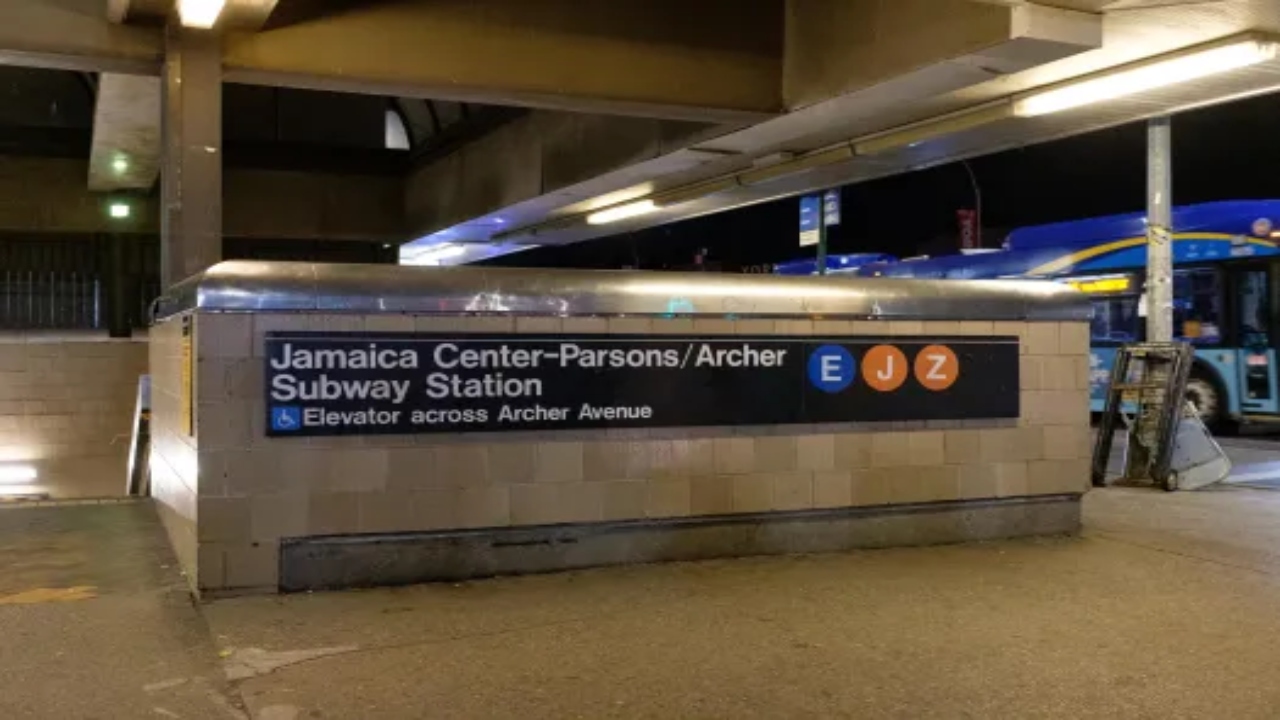 NYC Subway Attack: Homeless Ex-Con Arrested for Stabbing Rider After Dispute Over Loud Phone Call