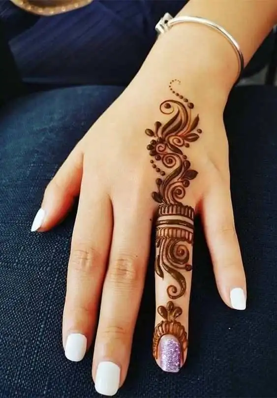 Single Line Finger Mehndi